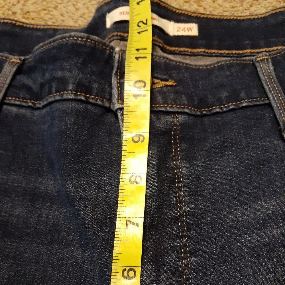 Levi Blue Bermuda shorts size 24W